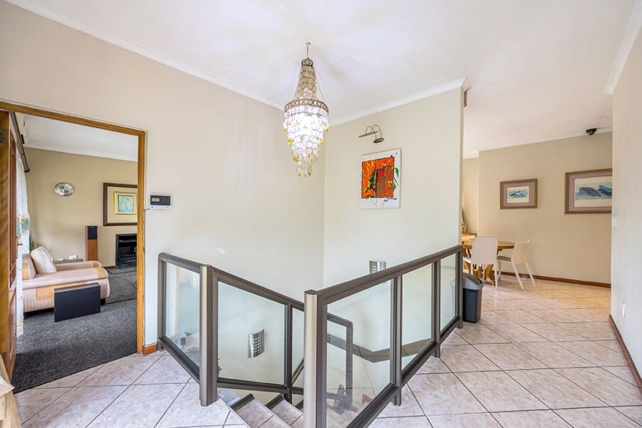 6 Bedroom Property for Sale in Sunset Beach Western Cape